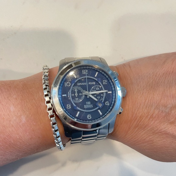 Michael Kors watch - Picture 2 of 5